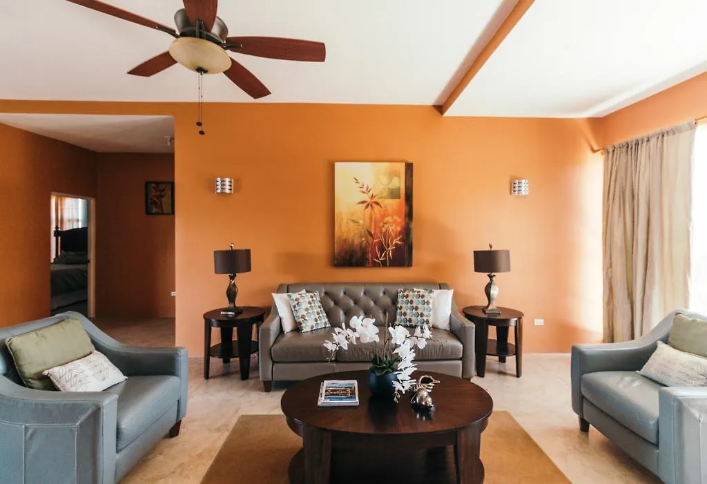 Paradise Villa Discovery Bay